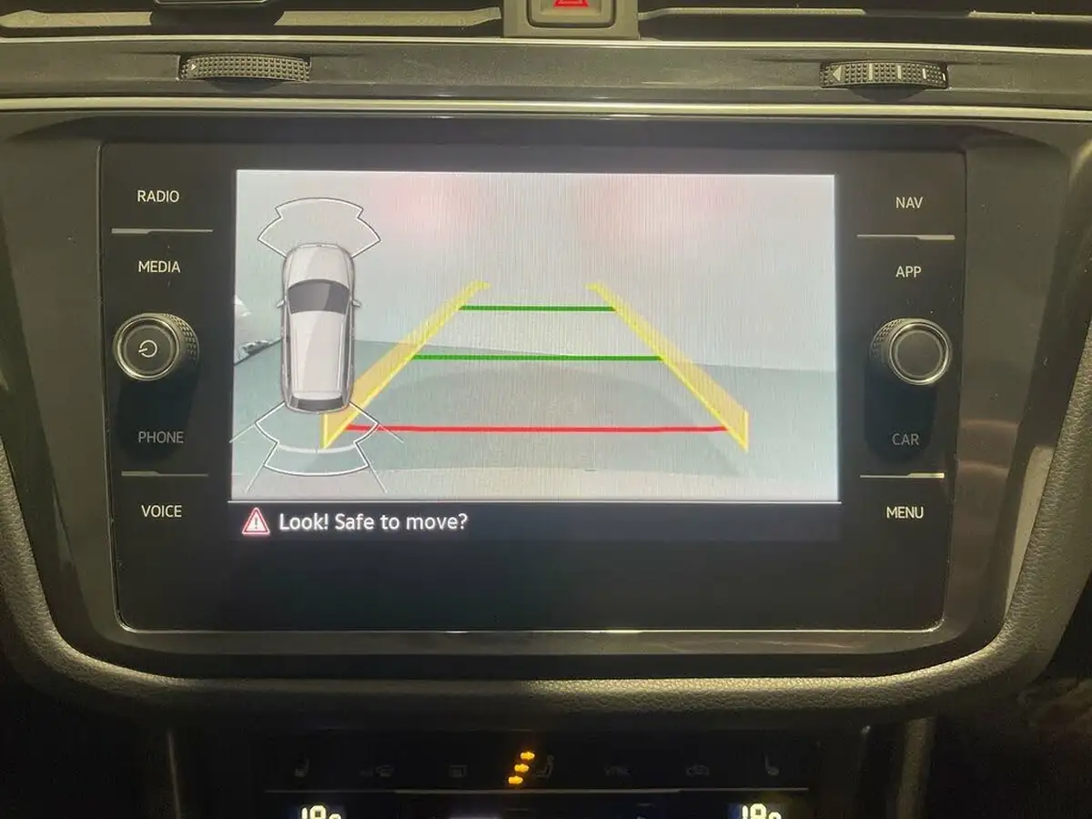 2022-volkswagen-tiguan-15-tsi-elegance-big-14