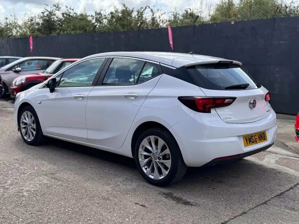2016-vauxhall-astra-10i-turbo-energy-big-6