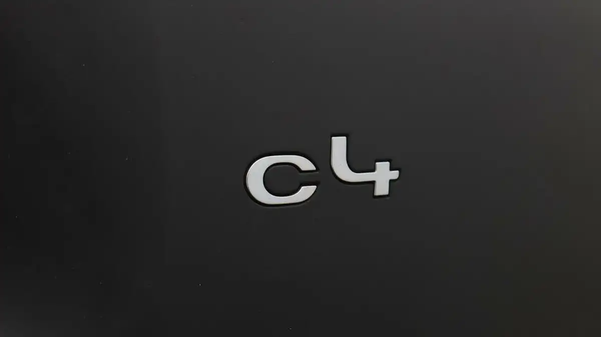 2017-citroen-c4-cactus-16bluehdi-flair-ss-etg6-big-21