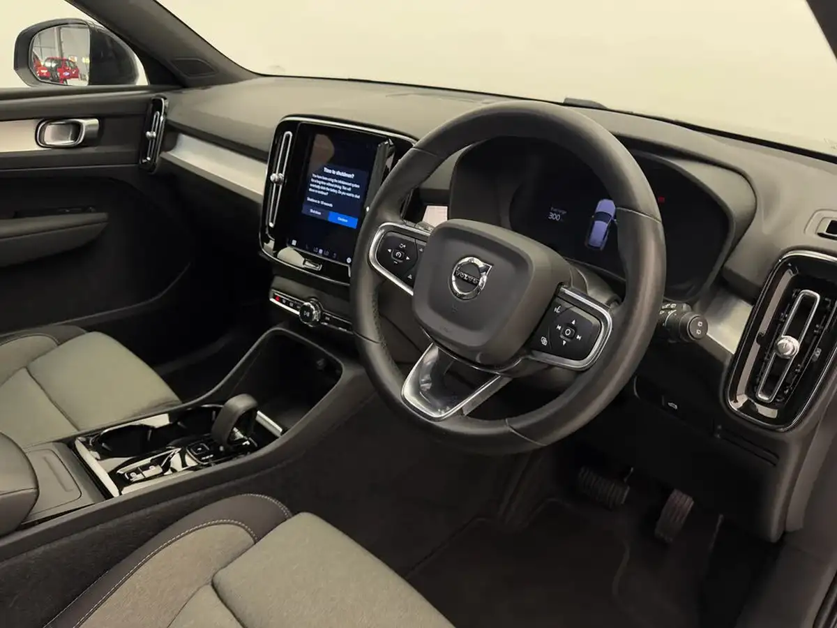2023-volvo-xc40-20-b3-plus-big-21