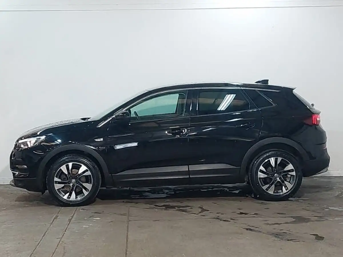2020-vauxhall-grandland-x-12-sri-nav-big-3