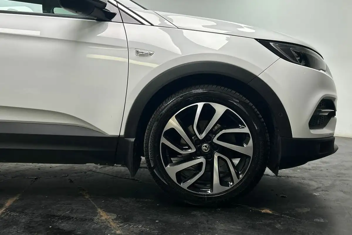 2019-vauxhall-grandland-x-12-elite-nav-big-14