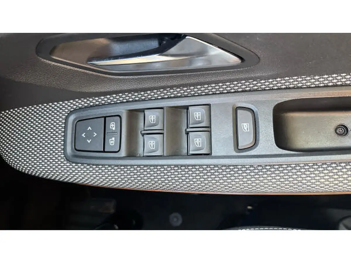 2022-dacia-sandero-stepway-10-tce-comfort-100bhp-bi-fuel-big-28