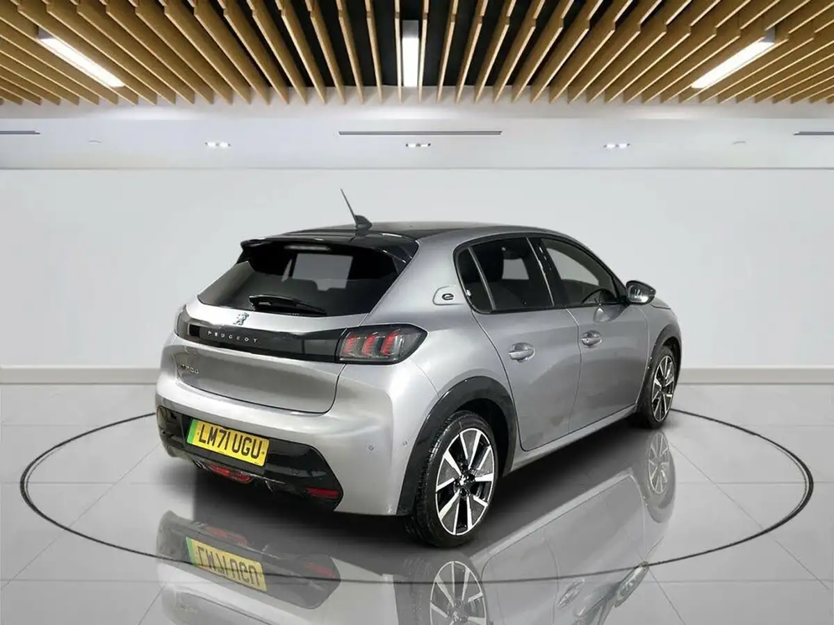 2021-peugeot-208-e-gt-premium-big-7