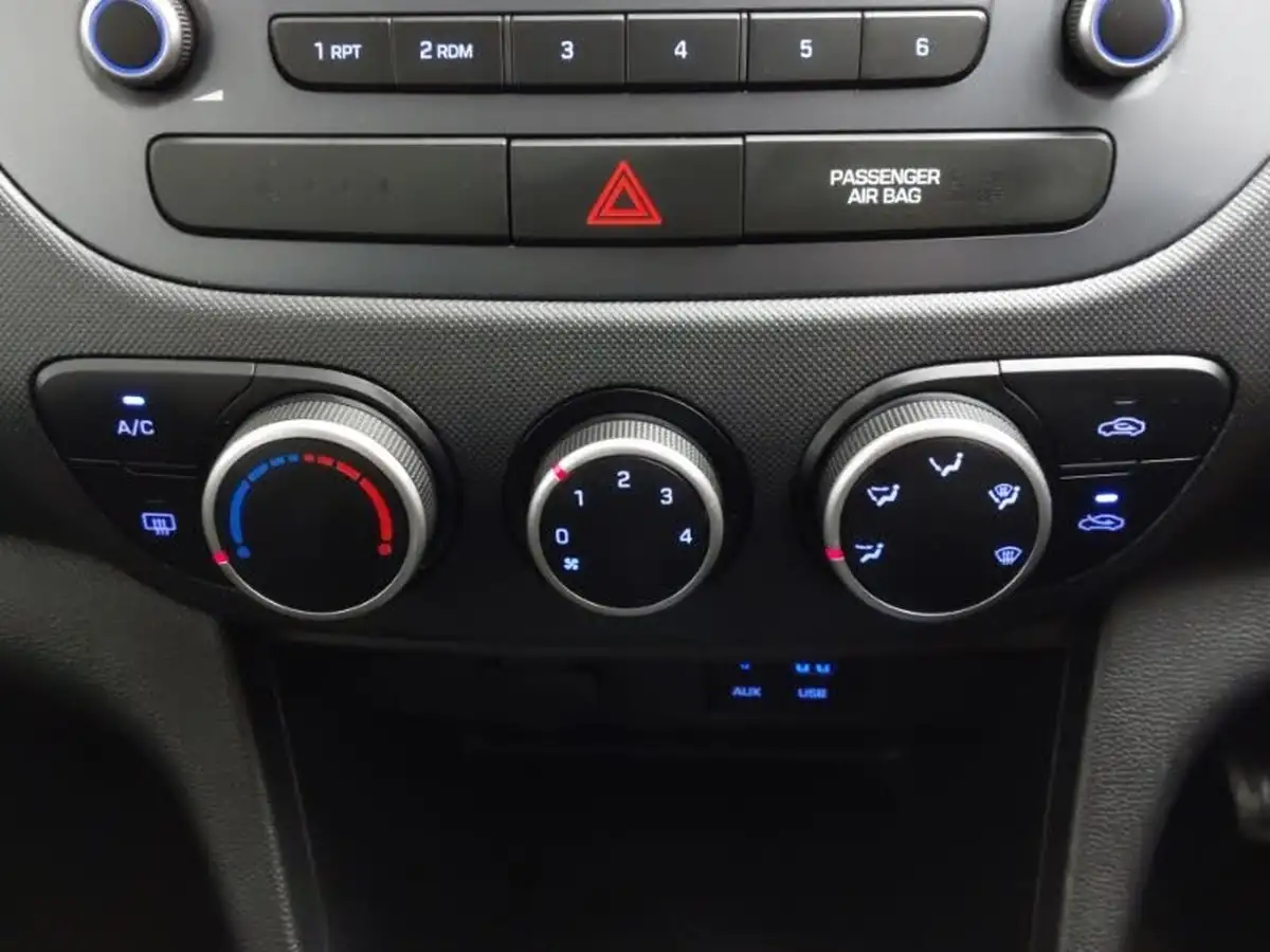 2019-hyundai-i10-12-se-auto-big-14