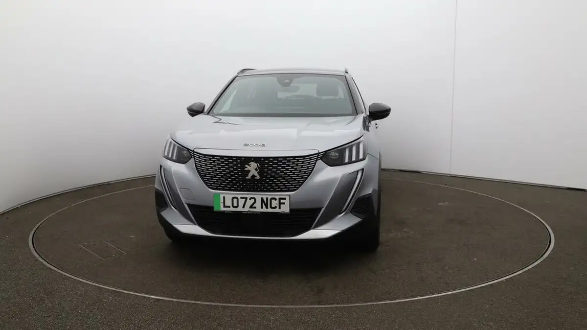 2023-peugeot-2008-suv-e-gt-136bhp-50kwh-station-wagon-big-32