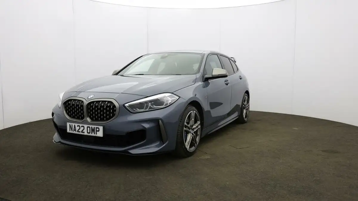 2022-bmw-1-series-20-m135i-xdrive-big-30