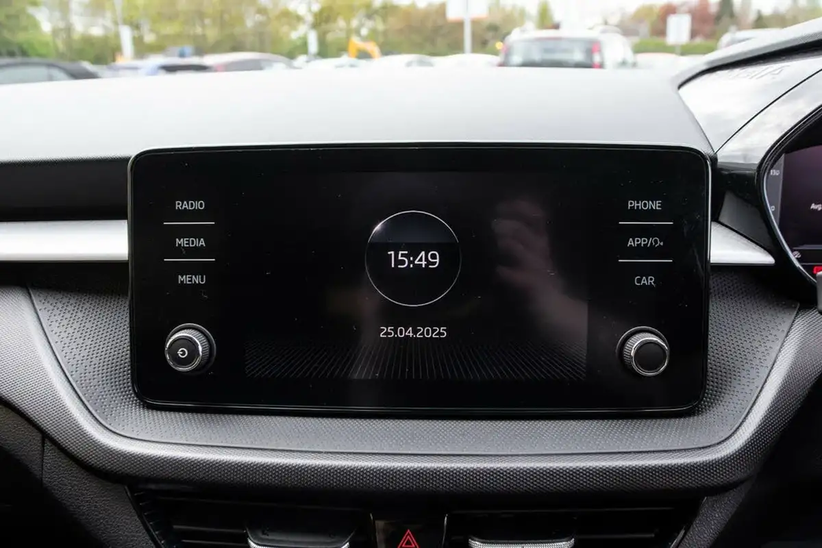 2022-skoda-fabia-10-tsi-colour-edition-110ps-big-21