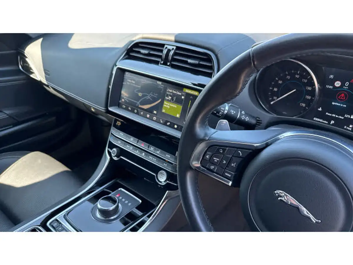 2019-jaguar-xe-20d-r-sport-180ps-auto-big-13
