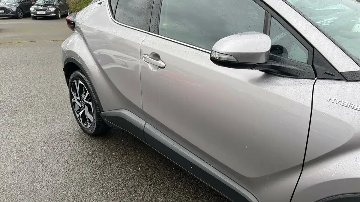 2022-toyota-c-hr-18-vvt-i-design-big-38