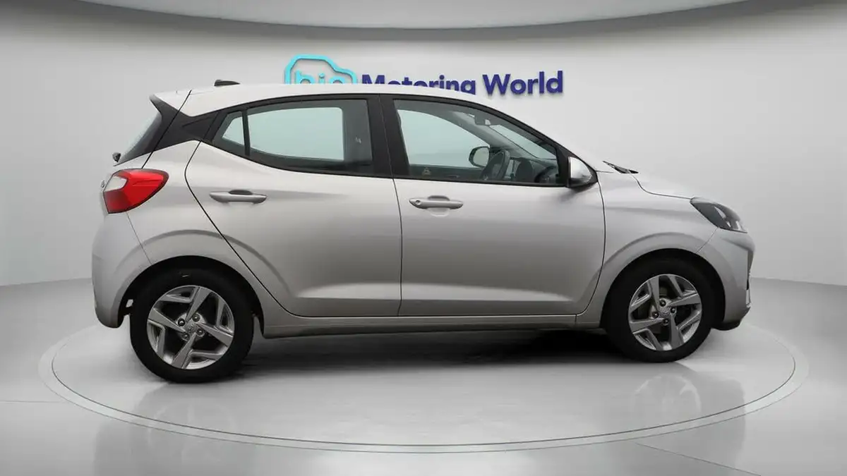 2021-hyundai-i10-10-se-connect-big-8