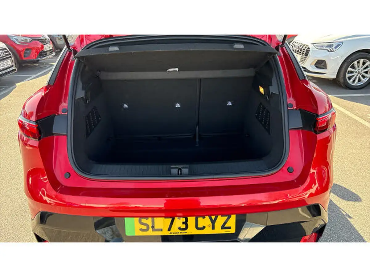 2023-renault-megane-e-tech-e-techno-big-3