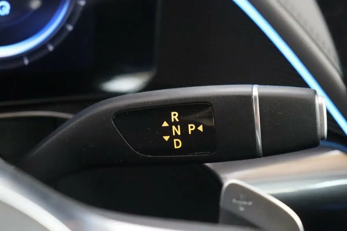 2022-mercedes-benz-eqc-e-eqc-400-amg-line-big-30
