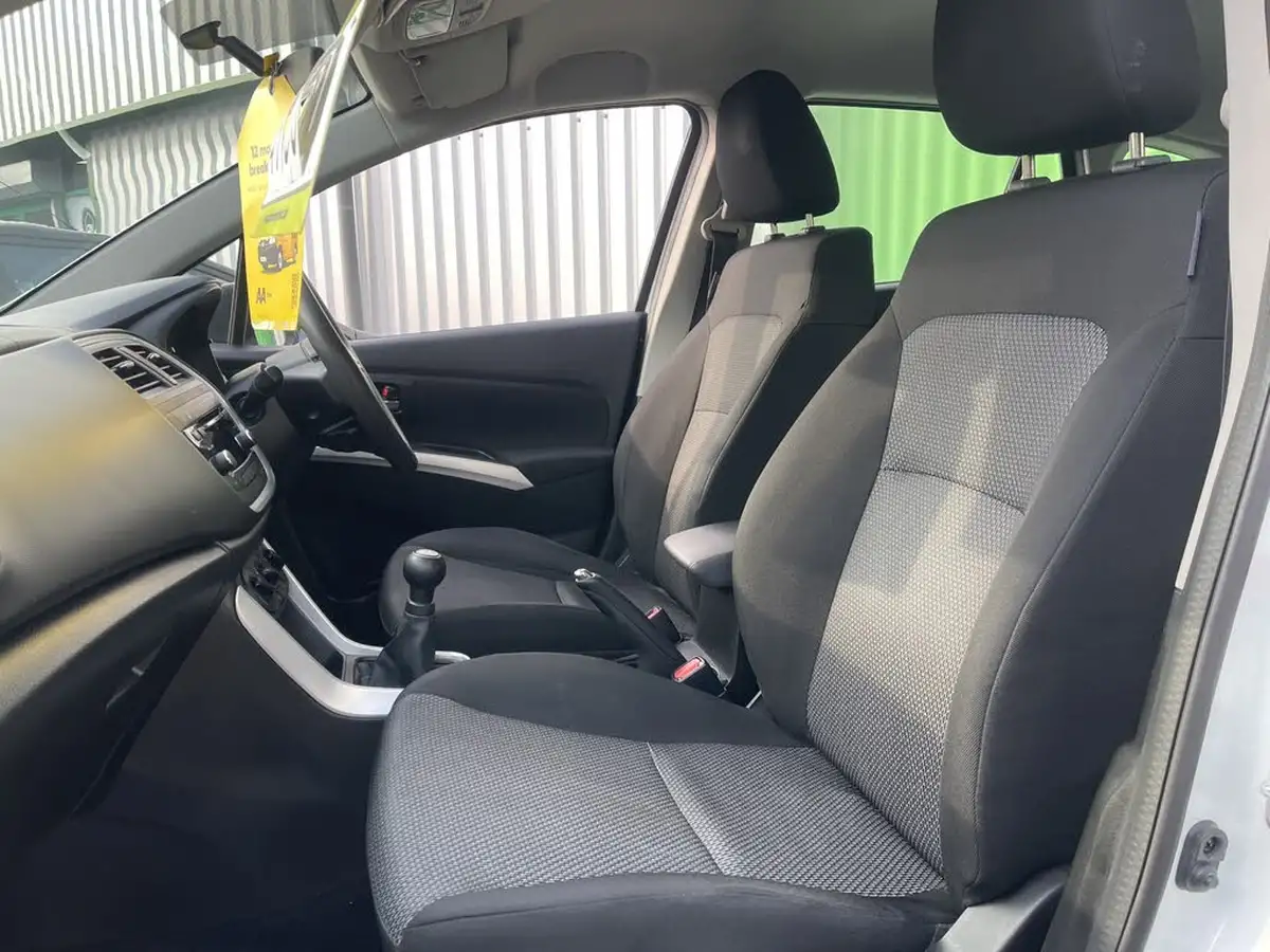 2015-suzuki-s-cross-16-sz3-big-12