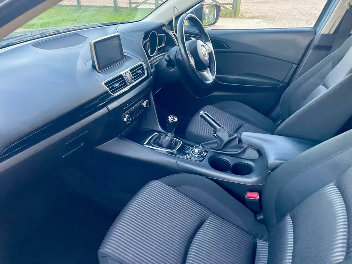 2014-mazda-mazda3-20-se-l-nav-hatchback-5d-big-45