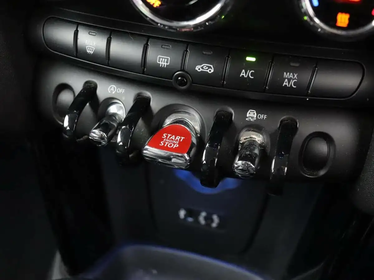 2017-mini-cooper-15-cooper-seven-5d-big-17