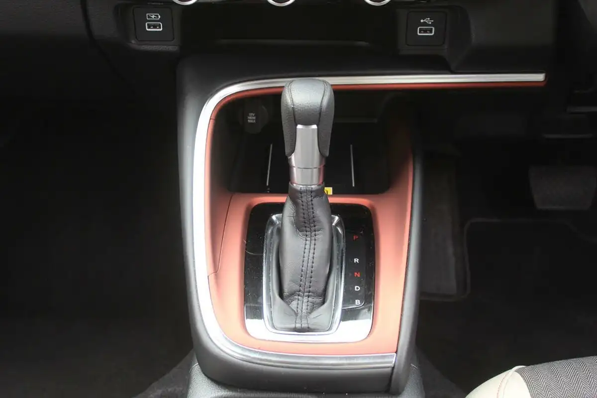 2022-honda-hr-v-15-i-mmd-advance-style-big-18