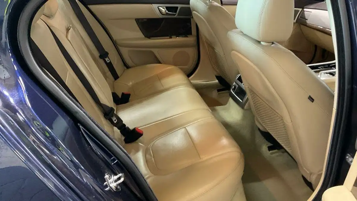 2013-jaguar-xf-30td-premium-luxury-ss-saloon-4d-auto-big-9