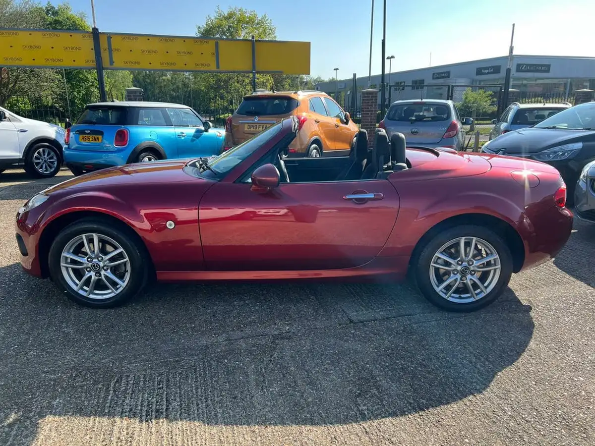 2014-mazda-mx-5-18-roadster-se-big-3
