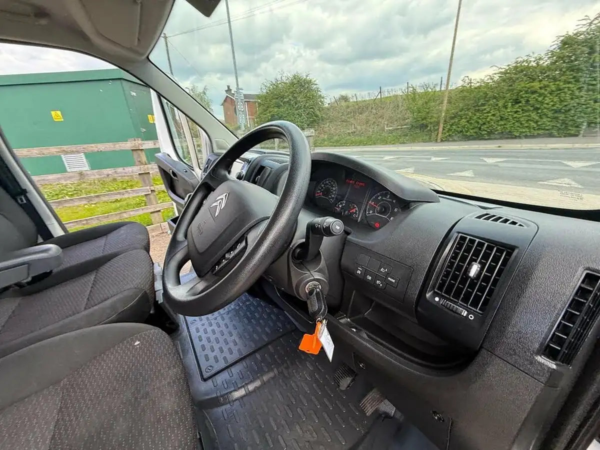 2022-citroen-relay-22bluehdi-35-l2h2-enterprise-big-24
