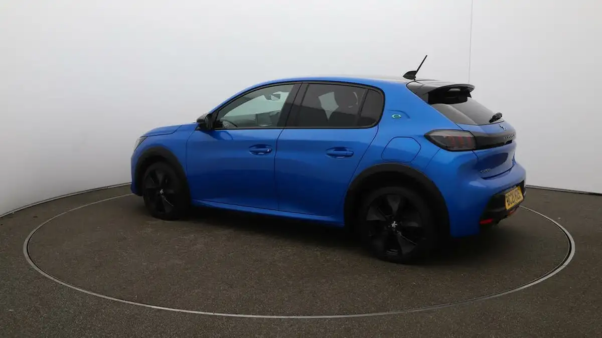 2021-peugeot-208-e-gt-50kwh-big-29