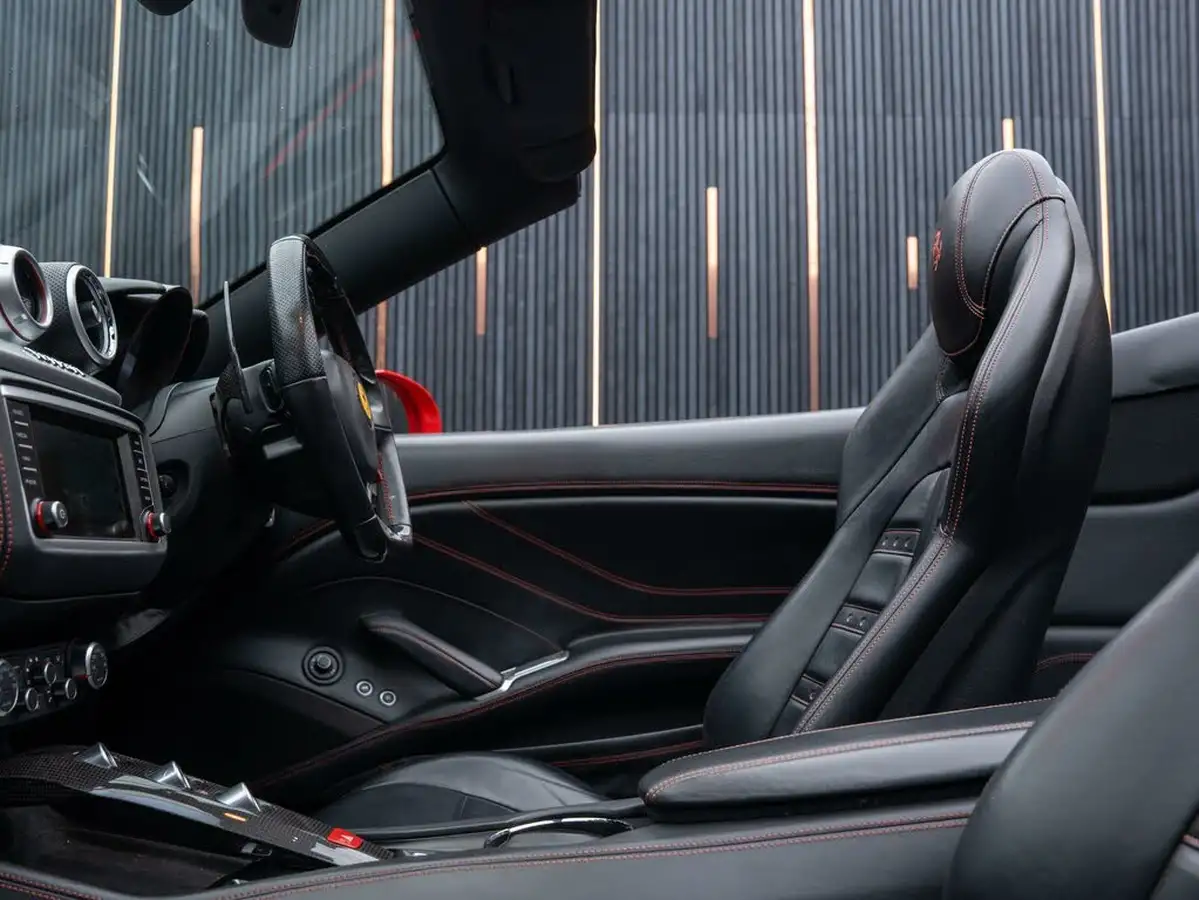 2015-ferrari-california-39-t-big-43