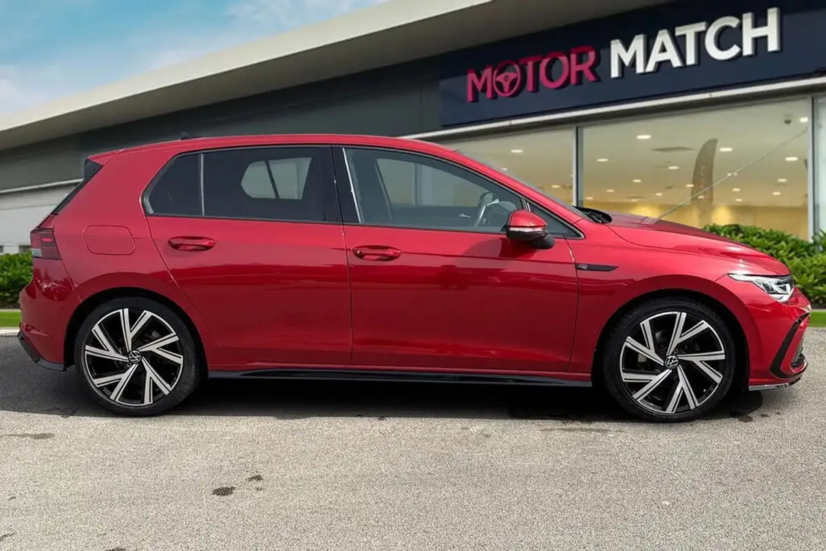 2022-volkswagen-golf-15-etsi-r-line-150ps-hatchback-big-2
