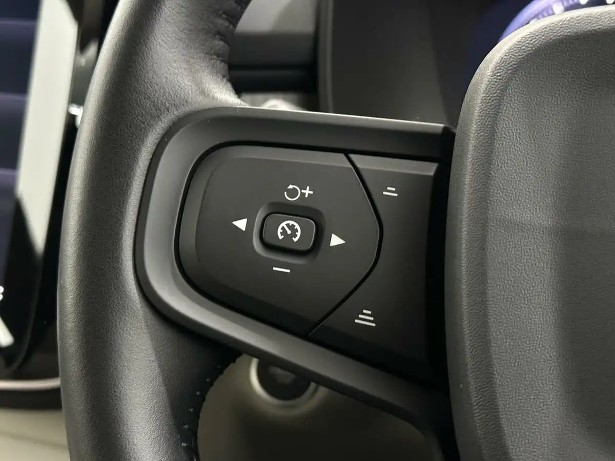 2019-volvo-xc40-20td-d3-inscription-big-12