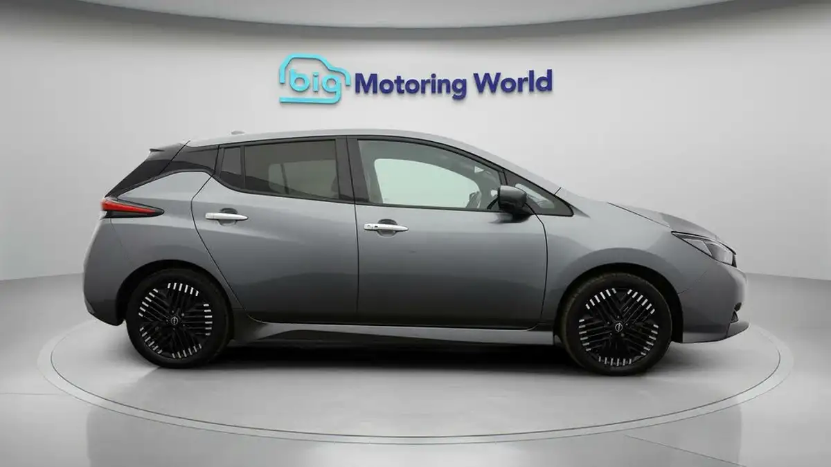 2022-nissan-leaf-e-n-connecta-39kwh-big-7