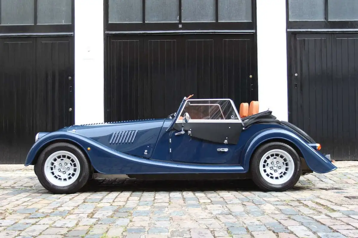 2022-morgan-plus-4-20-auto-big-25