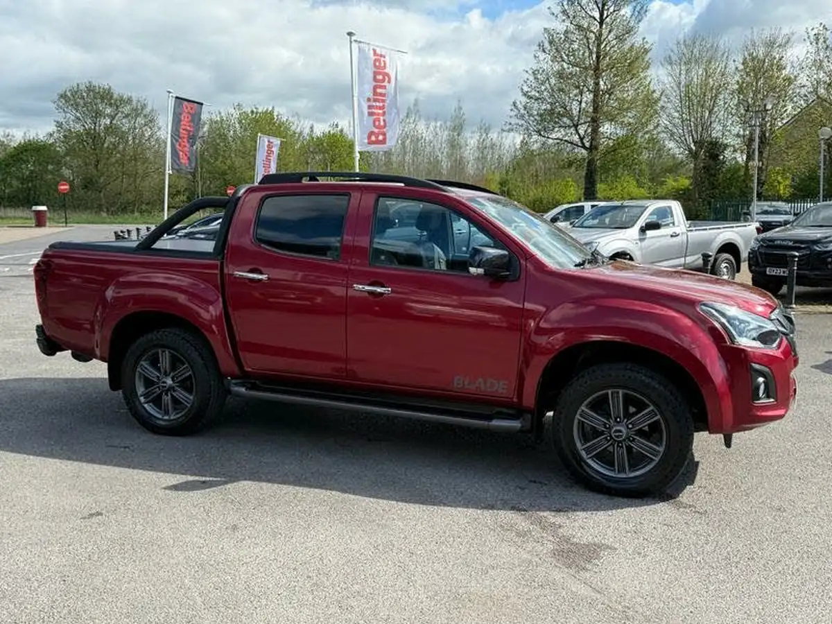 2019-isuzu-d-max-19td-blade-auto-big-10