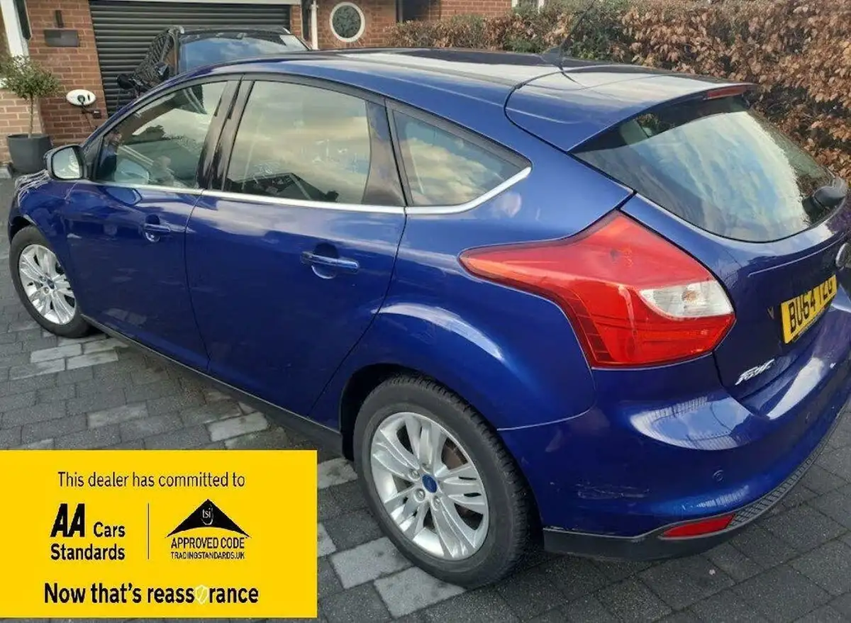2014-ford-focus-16-titanium-navigator-125ps-hatchback-powershift-big-2