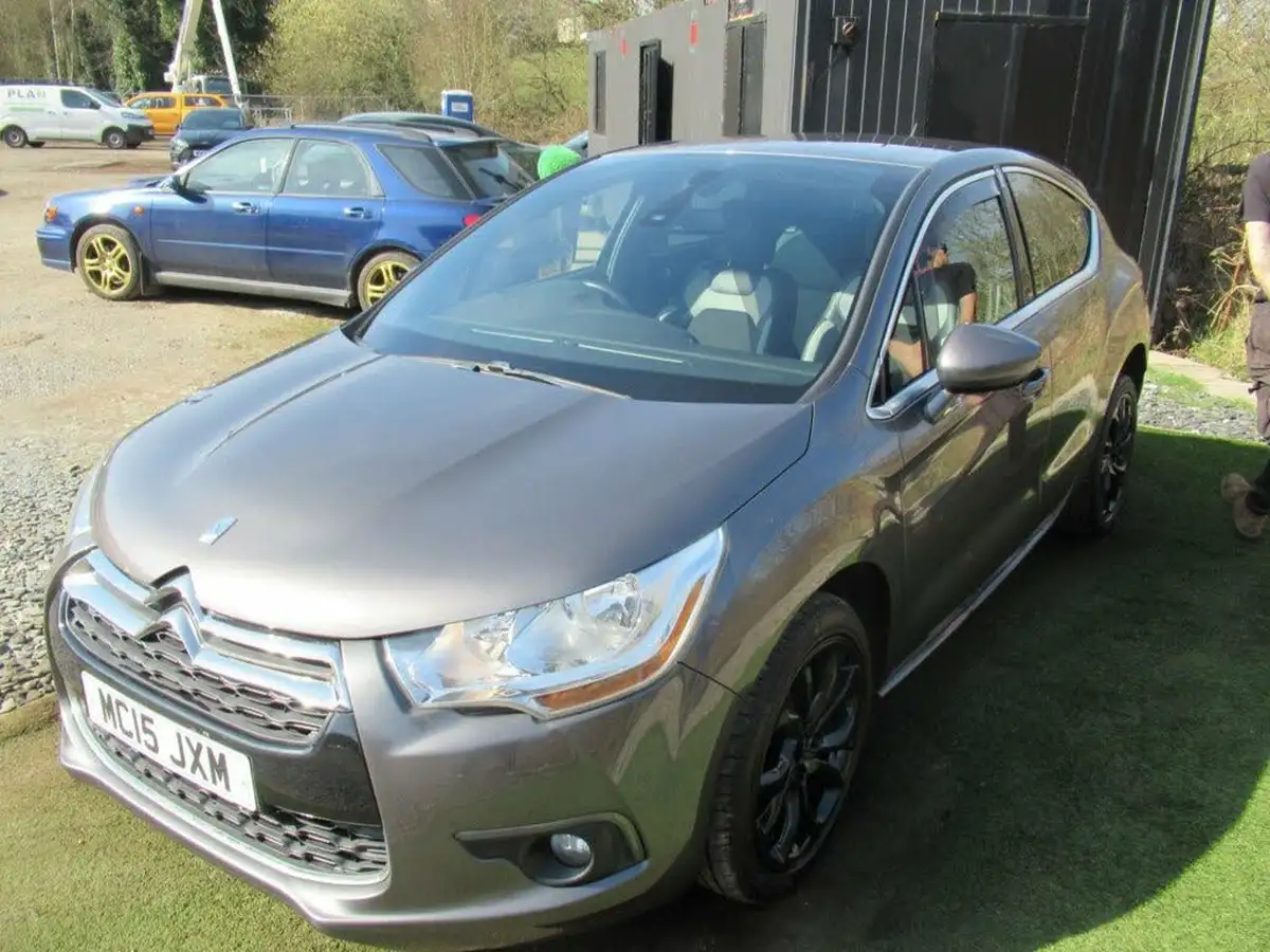 2015-citroen-ds4-16bluehdi-dstyle-nav-big-28