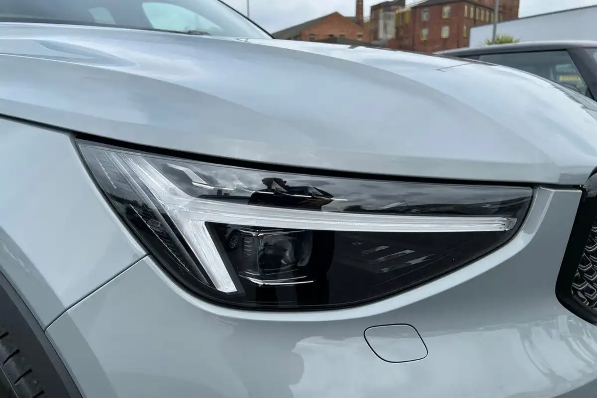 2024-volvo-xc40-20-b3-ultimate-big-17