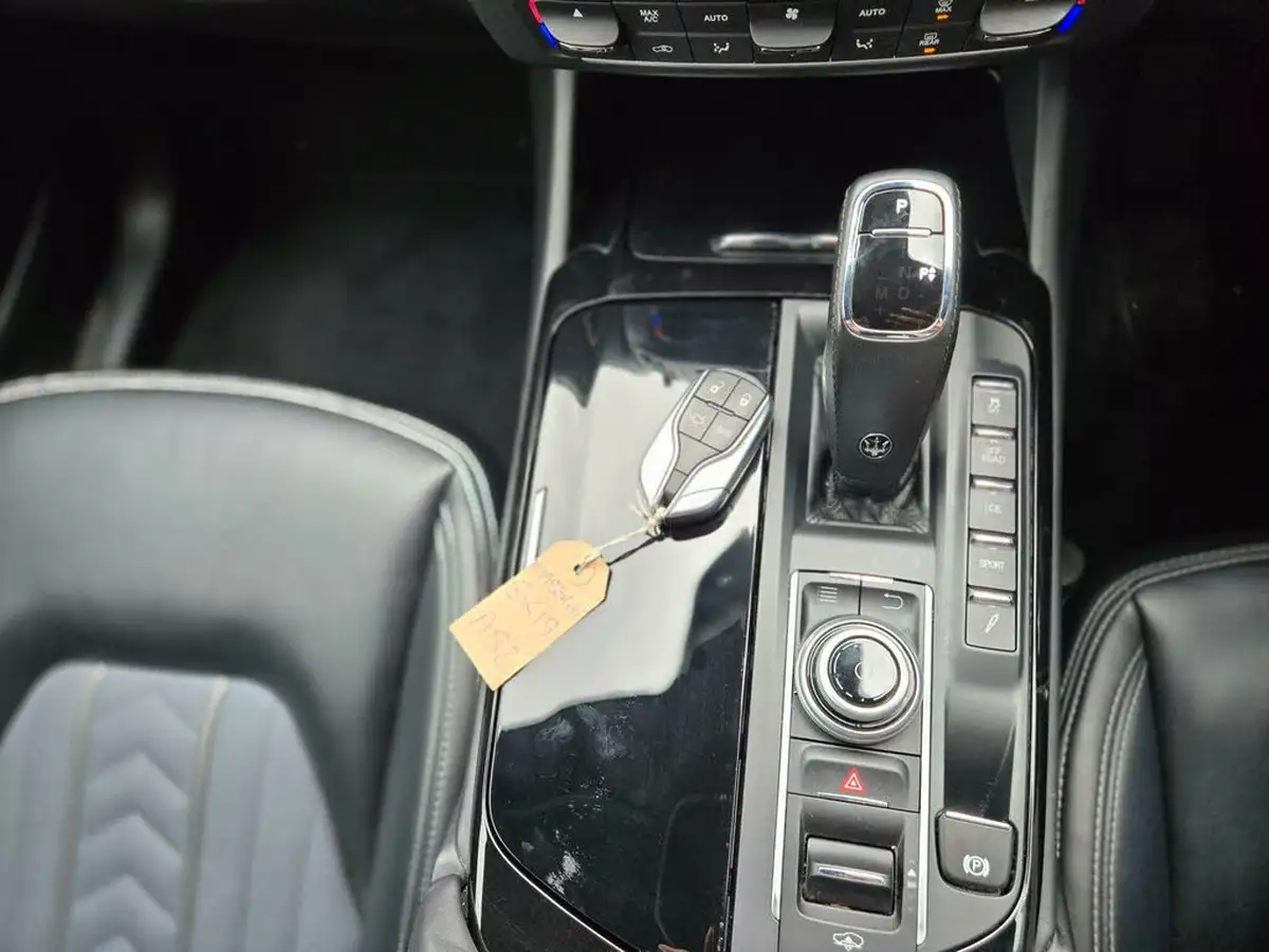 2019-maserati-levante-30-granlusso-big-22