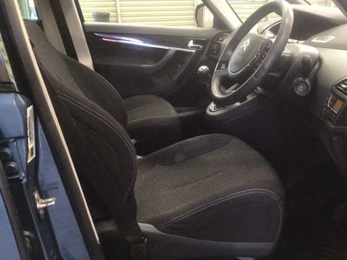 2013-citroen-grand-c4-picasso-16-platinum-big-8
