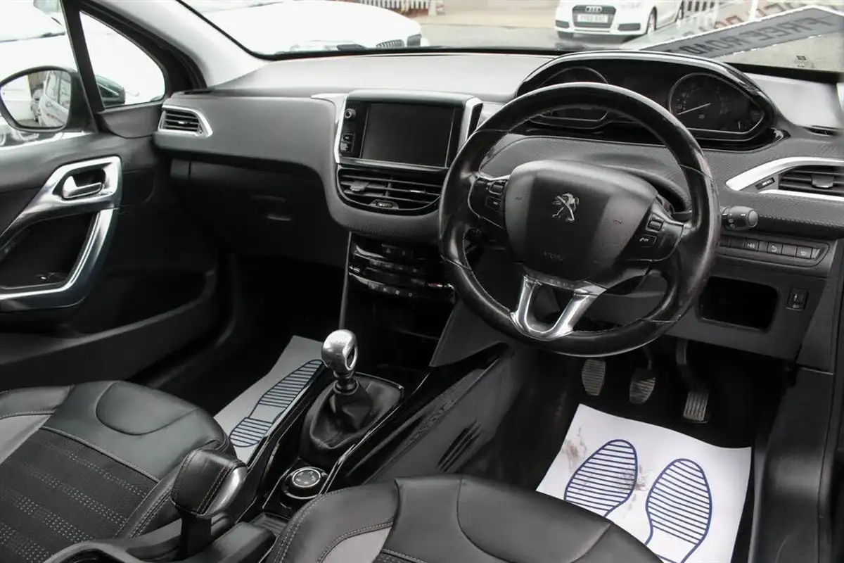 2015-peugeot-2008-crossover-16bluehdi-allure-120bhp-ss-big-16
