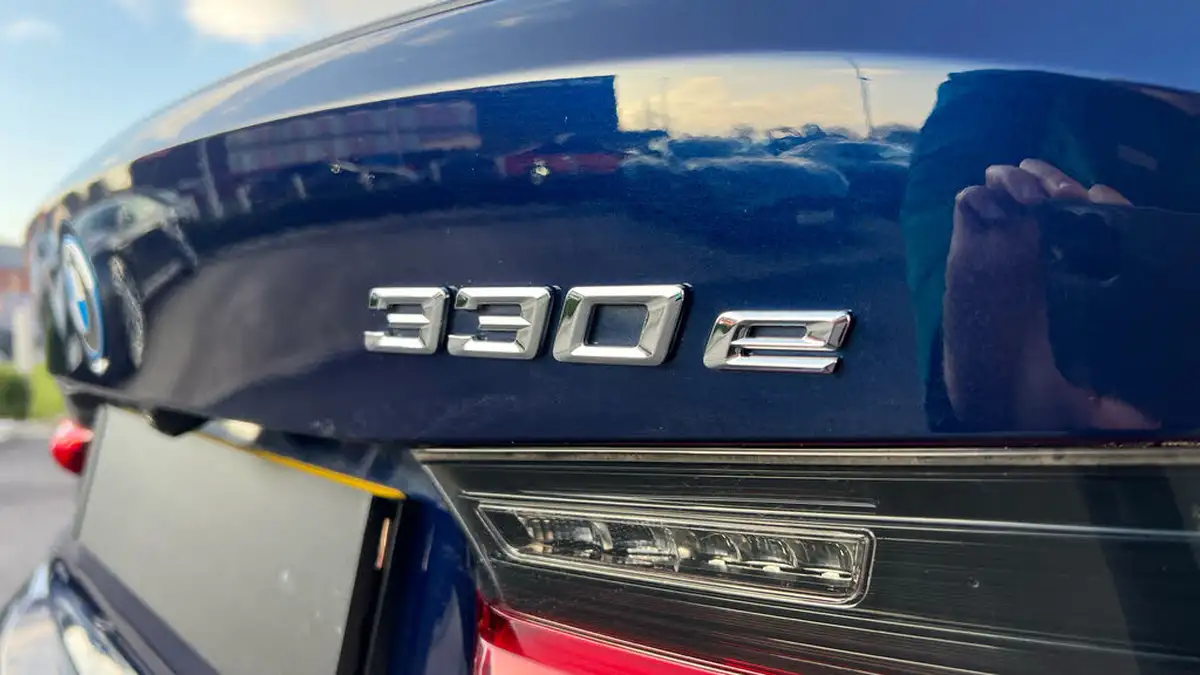 2021-bmw-3-series-20-330e-m-sport-pro-edition-saloon-4d-big-16