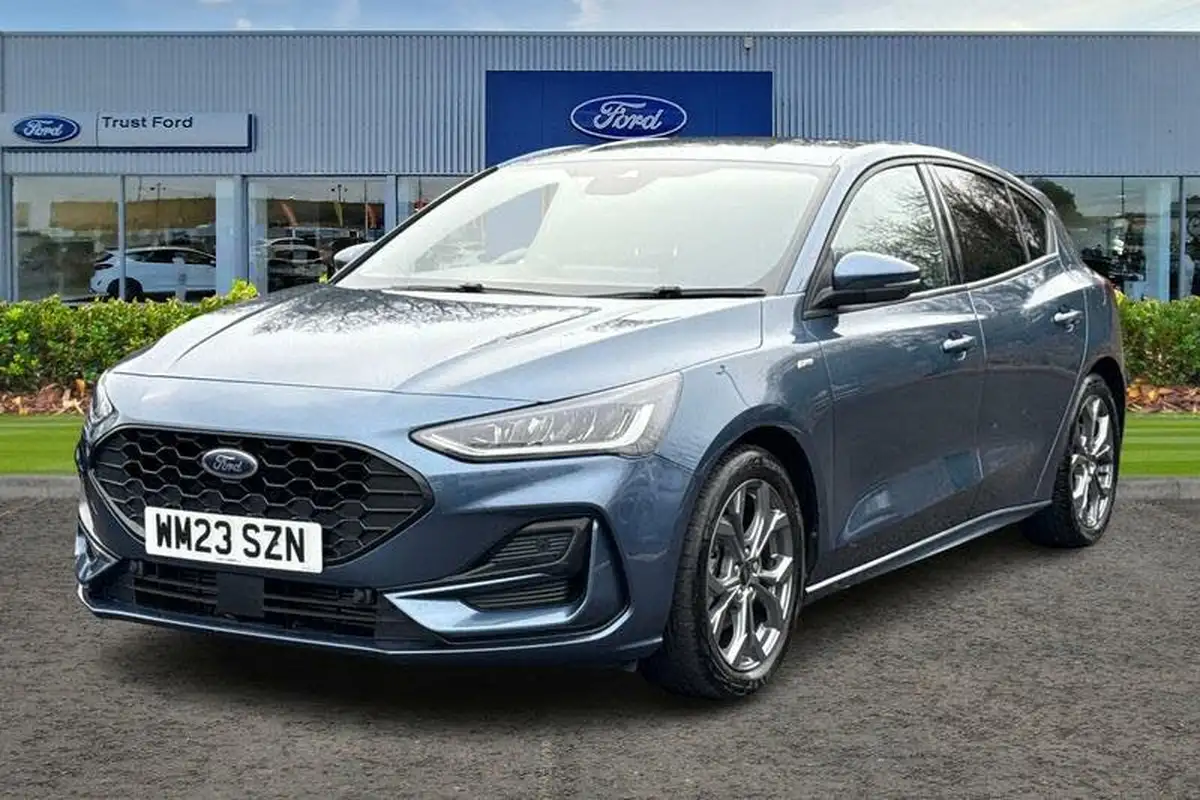 2023-ford-focus-10t-st-line-125ps-hatchback-big-4