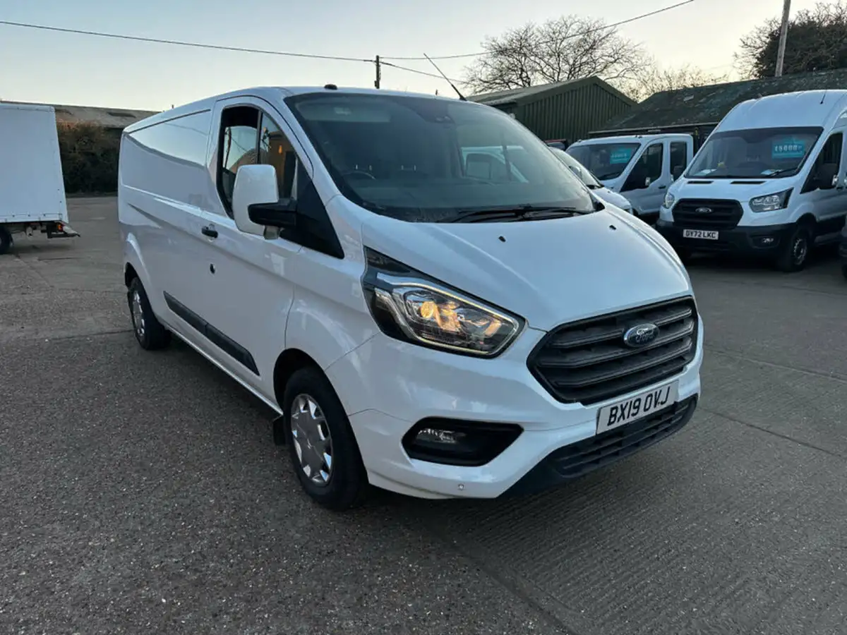2019-ford-transit-custom-20tdci-300-l2h1-trend-105pseu6-panel-van-big-2