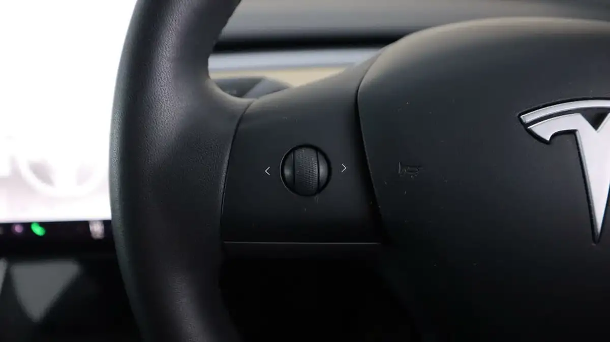 2020-tesla-model-3-e-standard-plus-big-21