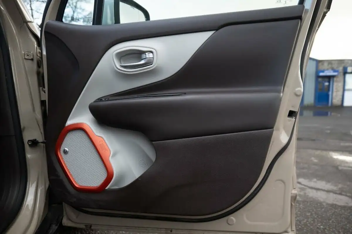 2016-jeep-renegade-16-multijet-ii-limited-ss-big-2