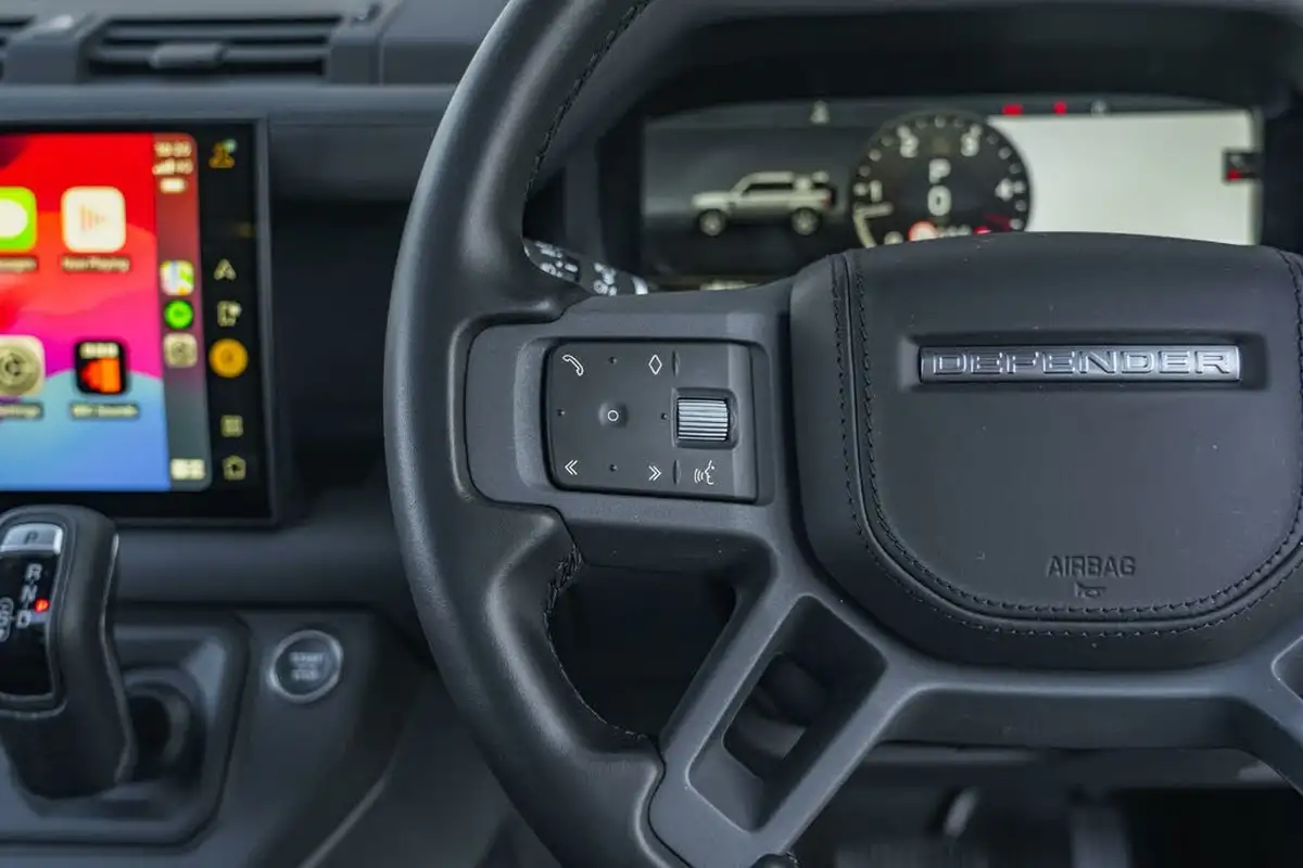 2023-land-rover-110-defender-30-d300-x-dynamic-hse-big-39