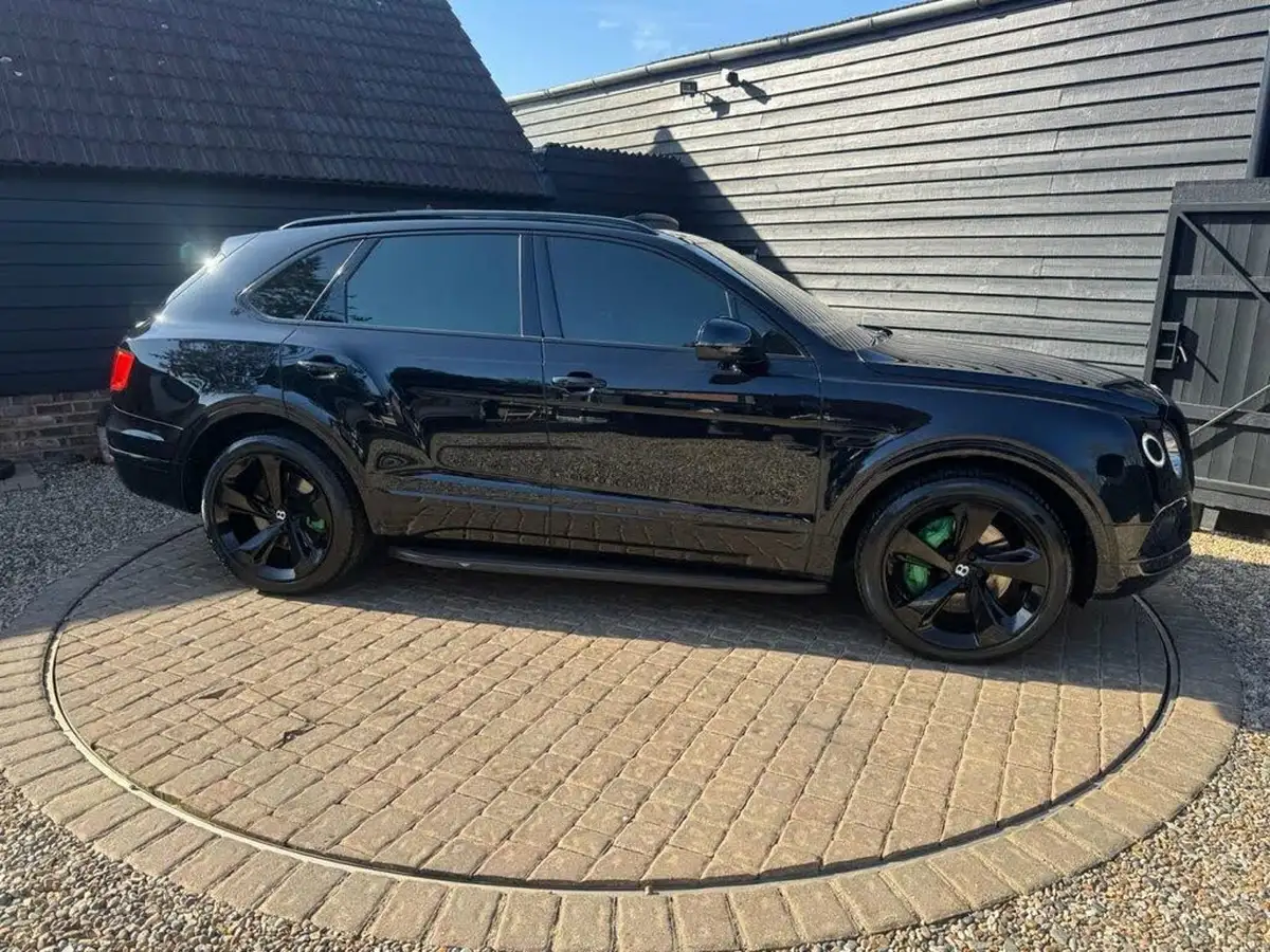 2016-bentley-bentayga-60-w12-big-37