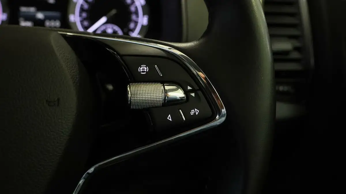 2022-skoda-karoq-10-tsi-se-drive-big-22
