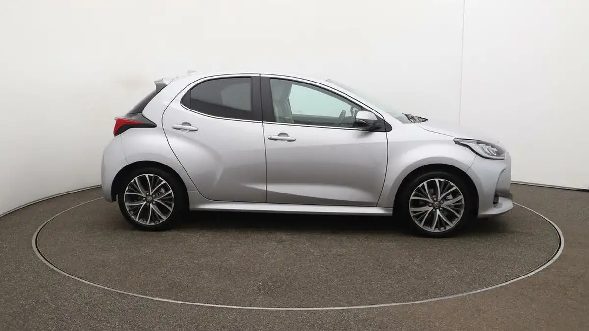 2023-toyota-yaris-15-vvt-i-excel-big-41