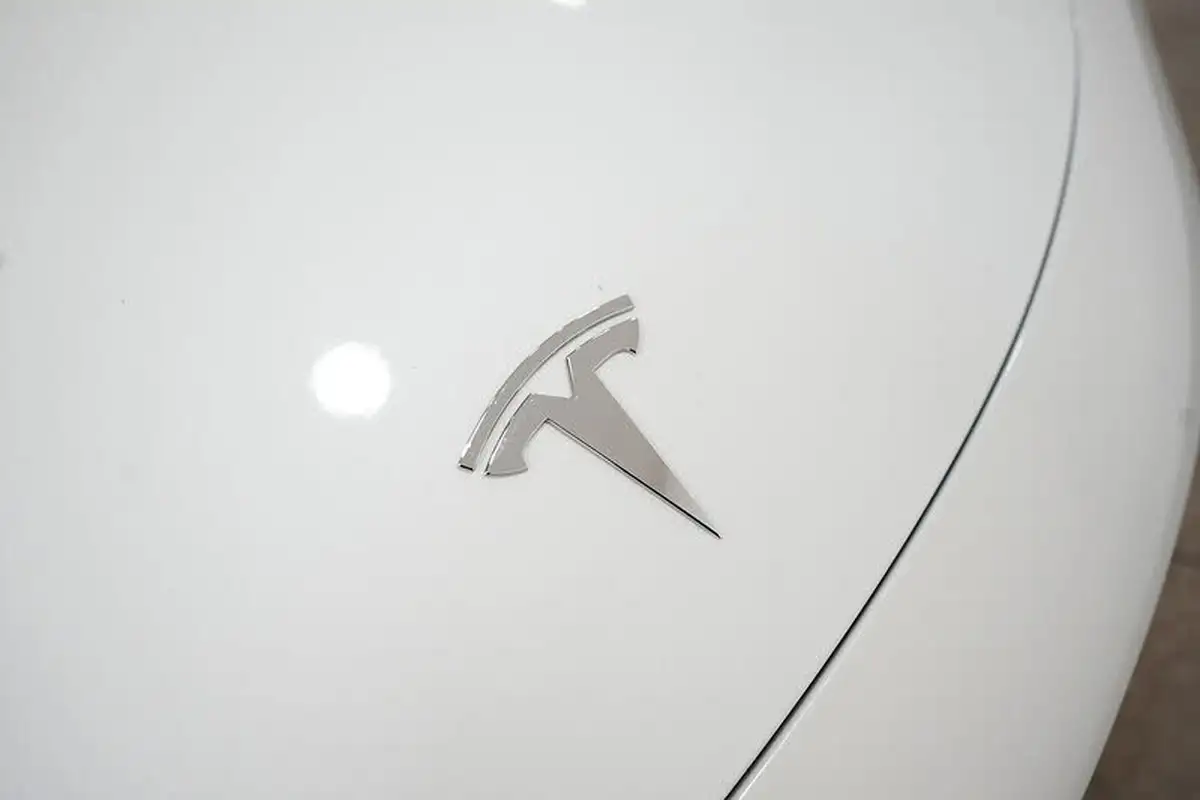 2019-tesla-model-3-e-long-range-4x4-big-20