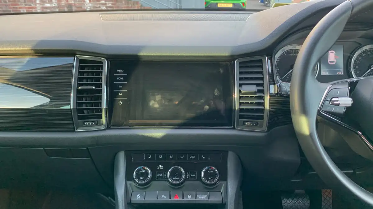2021-skoda-kodiaq-15-tsi-se-l-dsg-big-9