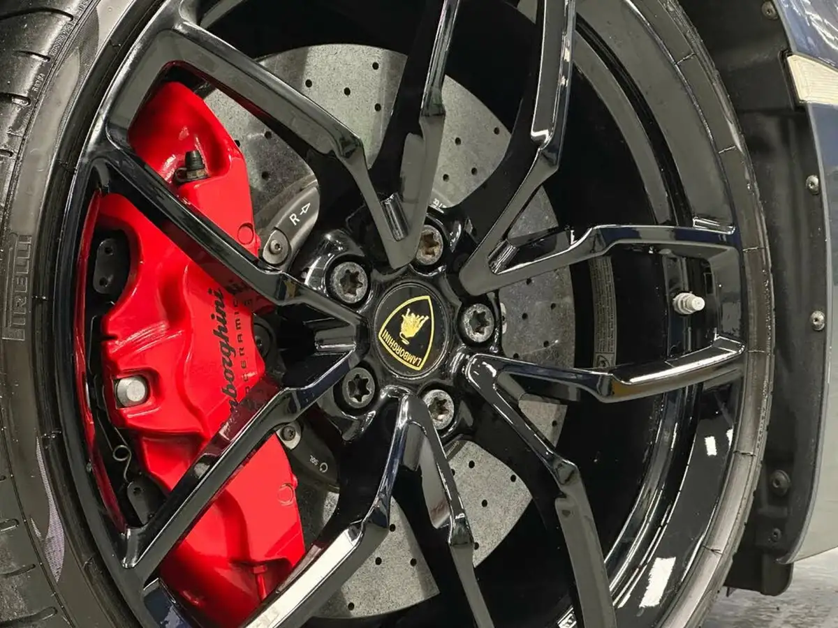 2016-lamborghini-huracan-52-lp-610-4-4wd-coupe-big-32