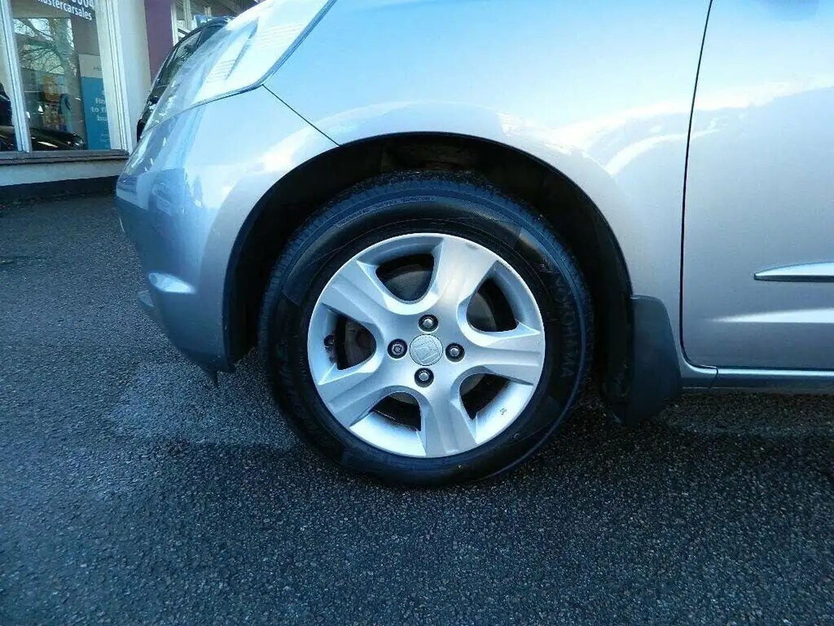 2009-honda-jazz-14-es-t-big-21